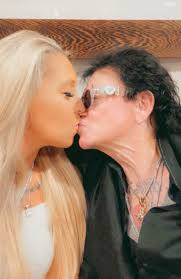 And she still gives me butterflies ❤️