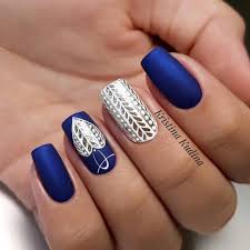 Na Obrazku Moze Byt Jedna Osoba Alebo Viaceri Ä¾udia A Detail New Years Eve Nails Nail Art Nail Art Designs Everything from clothes, home decor, hair, and even nails can get switched up for the holidays.