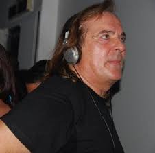 Just hipsters with no music knowledge. Riccardo Cioni D J Videodiscoteca Musica E Concerti Marciana Marina Elbaeventi It