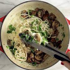 Pinch Of Yum On Instagram You And This Creamy Mushroom Spaghetti Have A Date Tonight It S Fancy Ish And Luxurious But Also Involves Spending It On The Couch