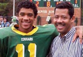 Though he has much knowledge and wisdom in many fields, the seattle seahawks quarterback, 29, is now looking to many of his. Two Super Bowl Qbs With Mississippi Roots Mississippi Sports Hall Of Fame