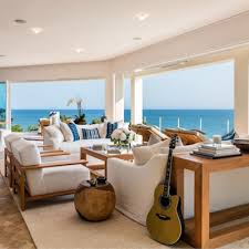 Cindy crawford malibu bedroom furniture. Cindy Crawford And Rande Gerber List Their Malibu Estate For 60m Cottages Gardens