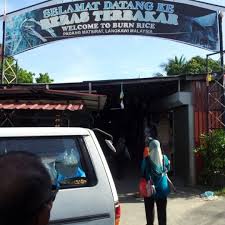 Tempat ini terletak di kampung raja, mukim padang matsirat. Beras Terbakar 45 Tips