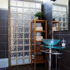 Mettons Des Briques De Verre Dans La Salle De Bains Archzine Fr Idee Salle De Bain Salle De Bains Avec Wc Salle De Bain