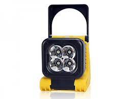 Jetzt led strahler für innen und weitere led leuchtmittel bequem online bestellen. 12 Watt Akku Led Strahler Fur Innen Und Aussen Lampen Traktorled Der Shop Rund Um Led Technik Fur Die Landwirtschaft