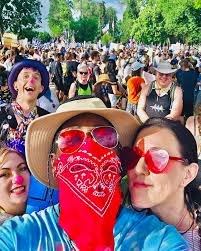 A few pics and the no Kings March and protest yesterday ✨💖🤡 thank you to  everyone that checked