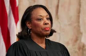 Clinton appointee who began as youngest judge in US to retire from Houston  federal bench