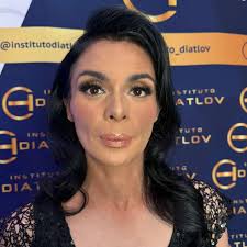 Algo de lo que se vivió en tu: Top Makeup Masterclass con: @waithsman  @delarosamakeup @cristinacuellar CDMX, 13ago25 Inscripciones en:  @instituto_diatlov Objetivo Actualizarte integralmente, superar los límites  de tu técnica, dando un salto