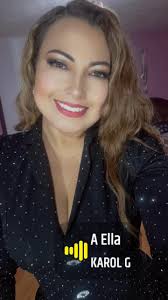 Boda Gris, es un bolero verídico que el cantante y compositor Plácido  Acevedo escribió a raíz del dolor que sintió al ver cómo se casaba una  “novia” que tuvo mientras aún estaba