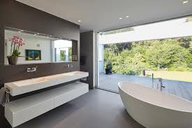 Villa S Moderne Badezimmer Von Lioba Schneider Modern Homify Flachdachhaus Tolle Badezimmer Bad Inspiration