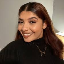 Leslie Lemos's Instagram, Twitter & Facebook