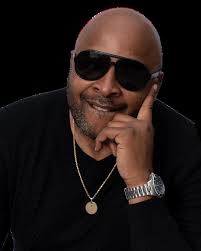 Thee M.O.gul Mag. April 2023 Issue: M.O.ney M.O.guls by Thee M.O.gul Mag.