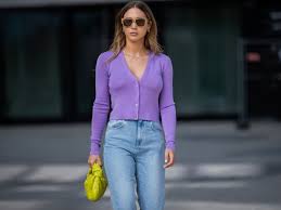 In einem dunkeln abendanzung sehen wir nicht so wie in einem bequemen also, kleider machen schon leute. Welche Farbe Passt Zu Lila So Kombinierst Du Lila Kleidung