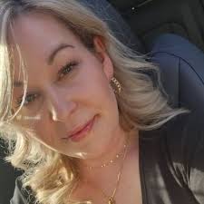 Cindy Szabo's Instagram, Twitter & Facebook