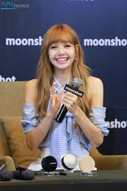 Lisa At Thailand Visit Sả Quai Vật