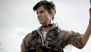 Jakie oczekiwania można mieć wobec nowej produkcji zacka snydera, która już na zwiastunach zapowiada ostrą jatkę z zombiakami? V1a Ges2hp3xgm