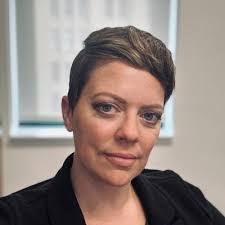 Kelly Robbins's Instagram, Twitter & Facebook