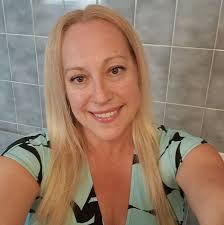 What are the Monday night specials in Naples?