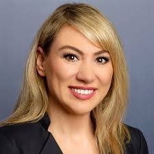 Amanda Plouff's Instagram, Twitter & Facebook