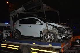 Maybe you would like to learn more about one of these? Unlu Sanatci Dun Gece Trafik Kazasi Gecirdi
