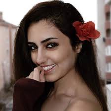 Get in touch with selin genç (@selingenc) — 7327 answers, 4788 likes. Bir Zamanlar Cukurova Dizisi Gulten Selin Genc Kac Kilo Okunakli Biyografi Merkezi