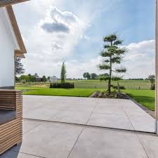 keramische buitentegels betonlook tuin en terras tuintegels tuin makeover