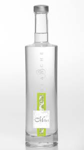 Blanche D Armagnac Chateau De Millet Juste Sorti De L Alambic Eau De Vie Pure Et Incolore Vierge De Bois Notes Fruit Bottle Label Design Vodka Bottle Bottle