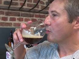 C'est notre or vert” : du champ à la chope, à la découverte de la récolte  du houblon en Flandre