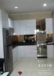 Karena pilihan model akan menentukan jenis finishing dari produk custom furniture anda. Memilih Desain Kitchen Set Minimalis Modern Untuk Apartemen Kitchen Set Minimalis Lemari Pakaian Custom Hpl Duco Dan Laker Terbaik