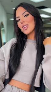 Amanda Eckstein's Instagram, Twitter & Facebook