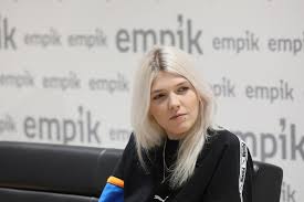 Jak nazywa się mąż zawiałow. Daria Zawialow Angazuje Sie W Pomoc Zwierzetom Styl Pl