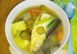Ada banyak sekali olahan daging ayam, salah satunya yaitu ayam ungkep bumbu kuning. Resep Kelo Kuning Mudah