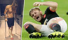 Luke shaw has been dealing with tendon damage in his wrist over the last few weeks. Spotted Man Utd Ace Luke Shaw Posts Injury Update After Horror Leg Break Football Sport Express Co Uk
