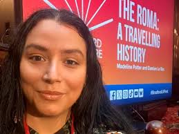 Cine este Madeline Potter, tânăra dintr-o familie de romi căldărari care  predă la Universitatea din Edinburgh