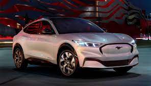 The vehicle was introduced on november 17, 2019, and went on sale in december 2020 as a 2021 model. Ford Elektroauto Mach E Zunachst Europa Im Fokus Ecomento De