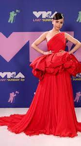 See what fashions the hottest celebrities wear on the red carpet for film screenings, awards shows, and galas. Vmas 2020 The Best Celebrity Red Carpet Looks Cosmopolitan Middle East