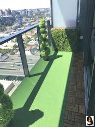 This Amazing Artificial Grass Balcony Can Be A Very Inspirational And Fabulous Idea Artificialgrassbal In 2020 Small Balcony Garden Small Balcony Design Balcony Decor