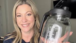 Amazon.com: Cold Brew Coffee Maker,32 oz Mason Jar Pitcher with Stainless  Steel Filter, Pour Spout Handle Lid, Heavy Duty Glass Airtight & Leak-Proof  for Iced Coffee Tea Breastmilk Lemonade-Pink : Home &