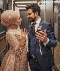 Gonul Kolat Susam On Instagram R O Y A L Elbise Ile Tanismak Istermisin Bur Tesettur Nisanl In 2020 Couple Wedding Dress Muslimah Wedding Dress Muslim Wedding Dresses