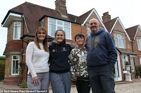 The leamon family and fiddes family trade places. Rich House Poor House Netflix