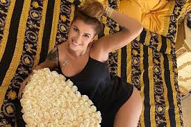 Meet anamaria prodan, a former playboy model who has been called the world's hottest football agent. Anamaria Prodan IÈ™i Face De Cap In Piscina Vilei De Lux Din Dubai