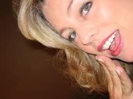 Who is Robin Hooper dating? Robin Hooper boyfriend, husband