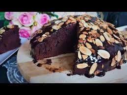 How To Make Chocolate Cake كيكة الشوكولاته الفاخرة و اللذيذة بطريقه سهلة Gateau Au Chocolat Youtube In 2020 Fancy Food Presentation Baking Baking Recipes