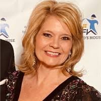 Shelly Birdsong's Instagram, Twitter & Facebook