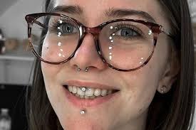 Alles over de smiley piercing: Verzorging & Instructies & Nuttige tips