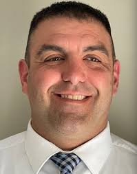Frank Peluso Jr. hired as chief of Newport Fire Department, rose to rank of  captain