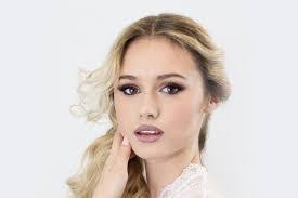 Anna Marchese's Instagram, Twitter & Facebook