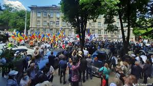 Pentru cele 101 mandate de deputat concurează candidați din 20 de partide politice, două blocuri electorale și un candidat independent. Autoritatea ElectoralÄƒ Din Moldova Taie È™ansele Diasporei De A InfluenÈ›a Votul La Alegerile Din 11 Iulie Moldova Dw 08 06 2021