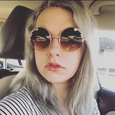 Elizabeth Streeter (@yo_im_elizabeth)