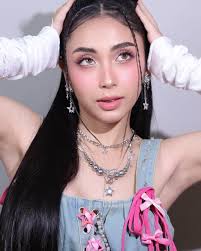 BINI... BEA? 👀🌸 LOOK: Content creator Bea Borres stuns fans and followers 